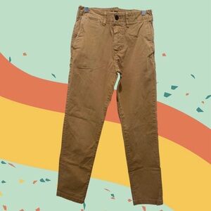 AMERICAN EAGLE PANTS 28/32 KHAKI COLOR WITH POCKETS AND ZIPPER .